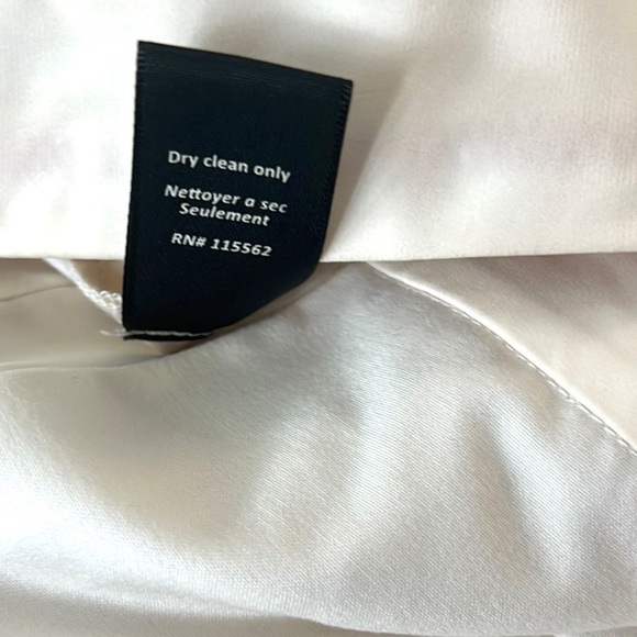 Elizabeth & James,Exquisite Silk Cropped Pants, Mid-Rise, Winter White, Size 2 - Picture 8 of 12